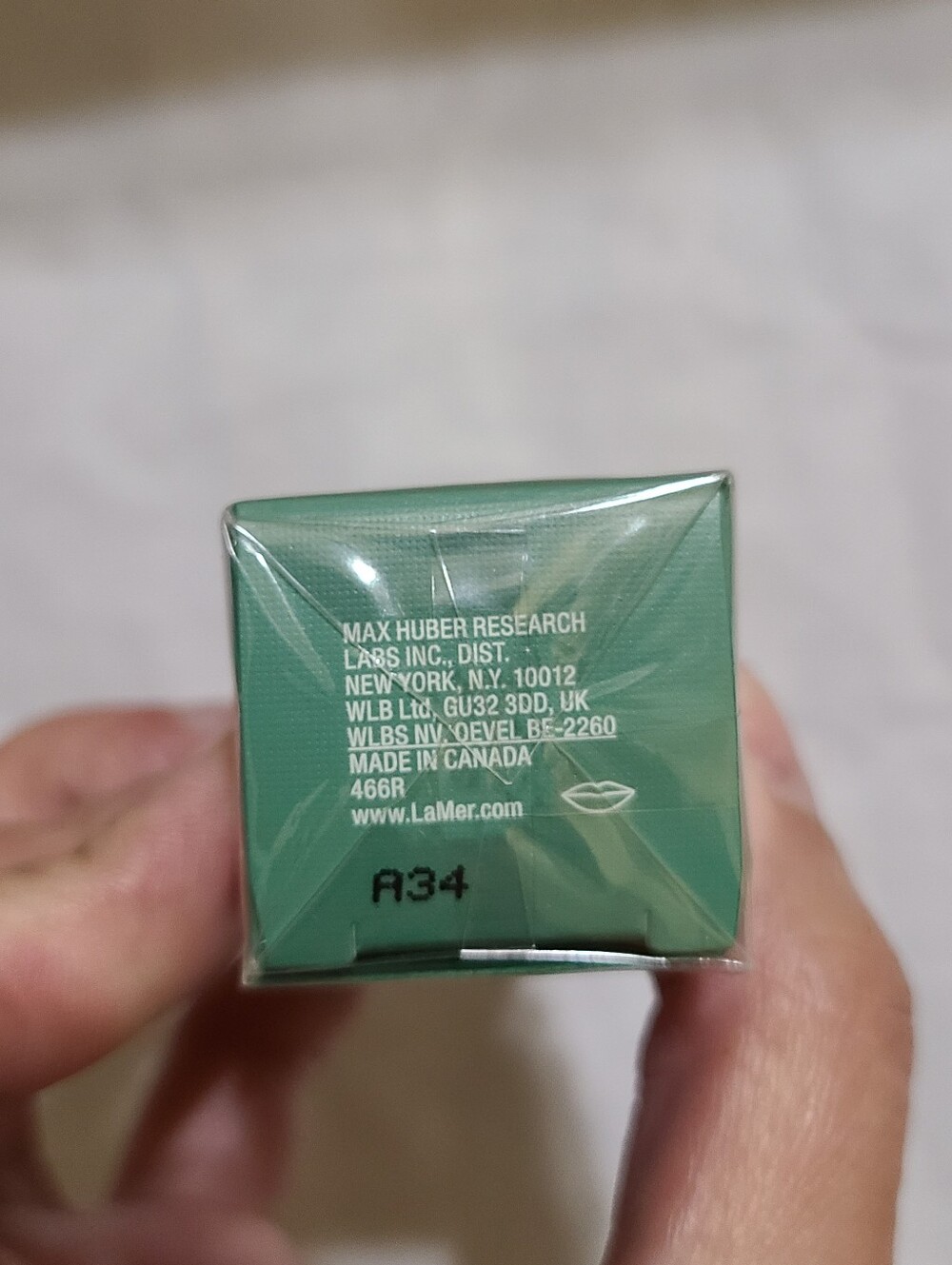 La Mer The Lip Volumizer - 40 Sheer Coral - Picture 5 of 7